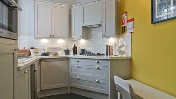 Oven, dishwasher, highchair