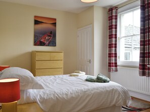 3 bedrooms, bed sheets