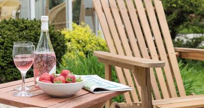 3 bedroom accommodation in Denford, near Thrapston