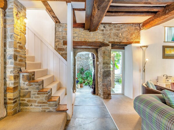 Interior - 4 bedroom accommodation in Stratton, near Bude (Stratton, near Bude)