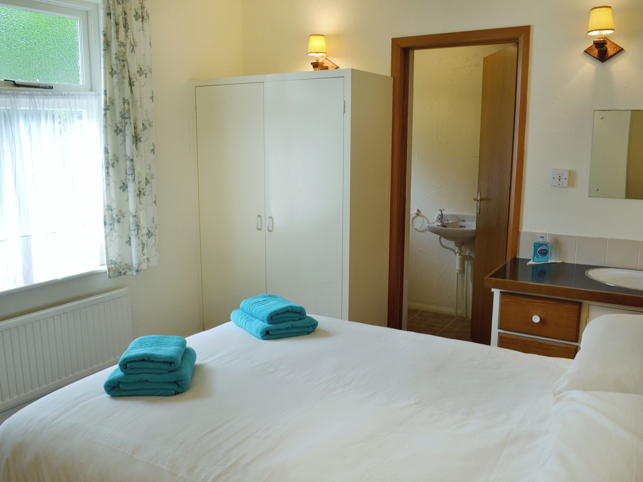 1 bedroom, free WiFi, bed sheets