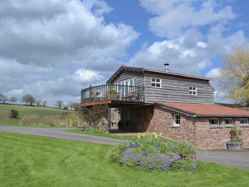 2 bedroom accommodation in Bosbury, near Ledbury