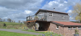 2 bedroom accommodation in Bosbury, near Ledbury