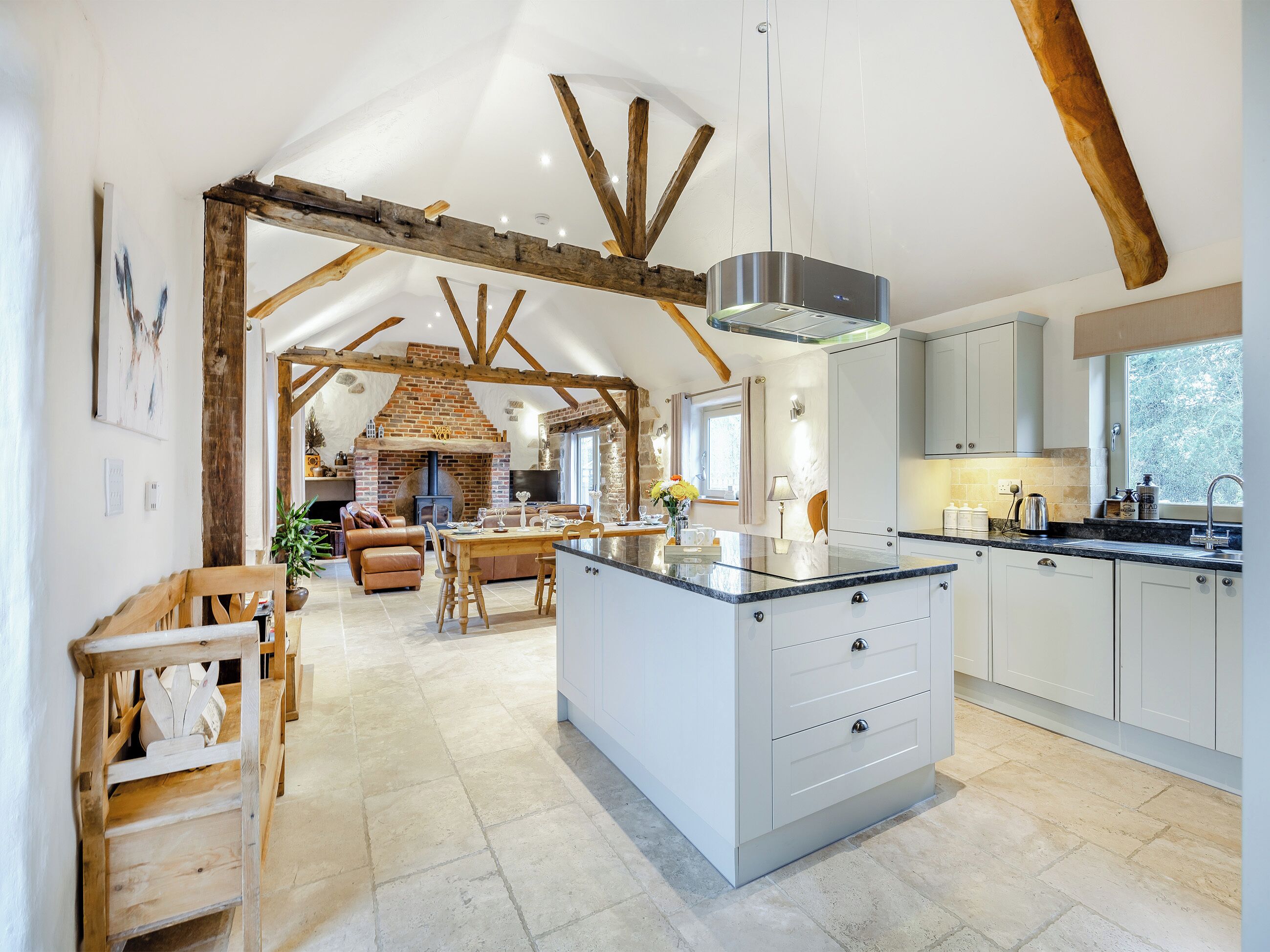 المنشأة من الداخل