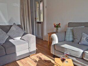 Living area - 2 bedroom accommodation in Worthing (Worthing)