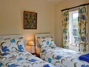 3 bedrooms, free WiFi, bed sheets - 3 bedroom accommodation in Ruckhall, Eaton Bishop, near Hereford (Ruckhall, Eaton Bishop, near Hereford)