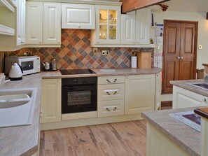 Dishwasher, highchair - 3 bedroom accommodation in Swanton Morley (Swanton Morley)