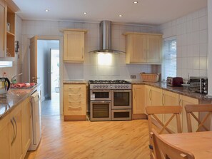 Dishwasher, highchair - Sandfield The Promenade (Southport)