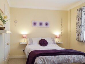 2 bedrooms, free WiFi, bed sheets - 2 bedroom accommodation in Camer&rsquo;s Green, Berrow, near Malvern (Camer&rsquo;s Green, Berrow, near Malvern)