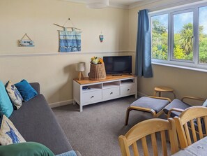 Living area - 1 bedroom accommodation in Happisburgh (Happisburgh)