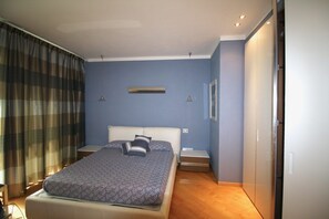 6 quartos, Wi-Fi de cortesia, roupa de cama