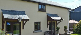 Swallows Nest - W43165