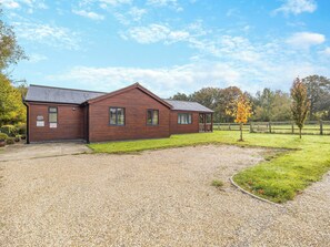 Exterior - Humphrey-Basil Lodge-UKC2176 (Norton Disney, near Lincoln)