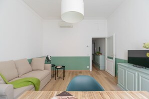 TV - Via Giulia Charming Apartment (Roma)