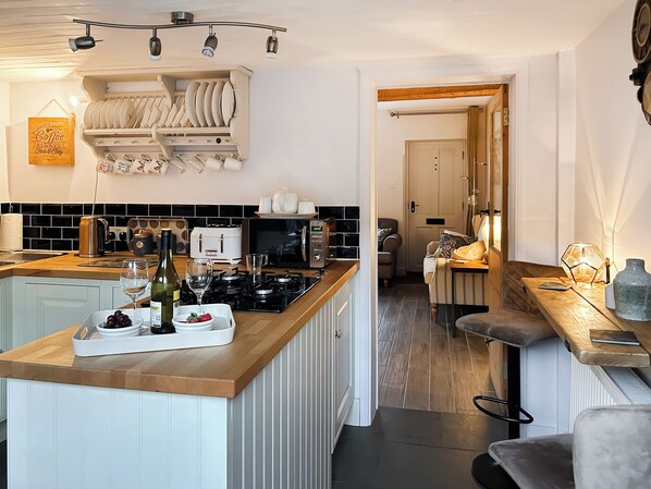 Dishwasher, cookware/dishes/utensils