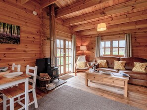 Living area - Dukes Wood - UKC2193 (Caunton, near Newark)