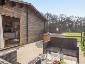 Terrace/patio - Dukes Wood - UKC2193 (Caunton, near Newark)