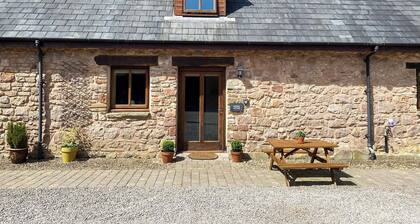 2 bedroom accommodation in Newland, near Coleford