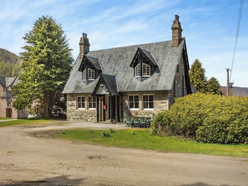 4 bedroom accommodation in Inverey, Braemar