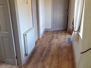 Interior - 1 bedroom accommodation in Fitling, near Hull (Fitling, near Hull)
