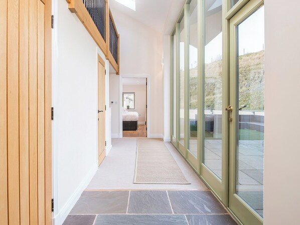 Interior - 5 bedroom accommodation in Llangoedmor, near Cardigan (Llangoedmor, near Cardigan)