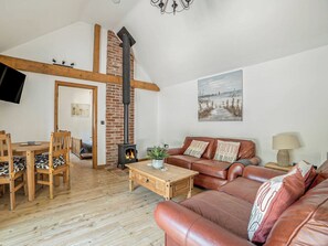 TV, fireplace - 2 bedroom accommodation in Skeyton, near Norwich (Skeyton, near Norwich)