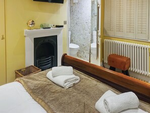 2 bedrooms, free WiFi, bed sheets - 2 bedroom accommodation in Aldeburgh (Aldeburgh)