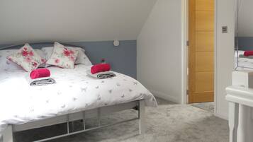 2 chambres, Wi-Fi gratuit, draps fournis