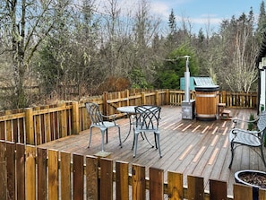 Outdoor dining - 1 bedroom accommodation in Invertrossachs, near Callander (Invertrossachs, near Callander)