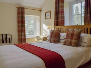 1 bedroom, WiFi (free), bed sheets - 1 bedroom accommodation in Invertrossachs, near Callander (Invertrossachs, near Callander)
