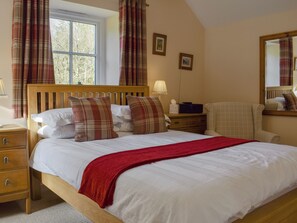 1 bedroom, WiFi (free), bed sheets - 1 bedroom accommodation in Invertrossachs, near Callander (Invertrossachs, near Callander)