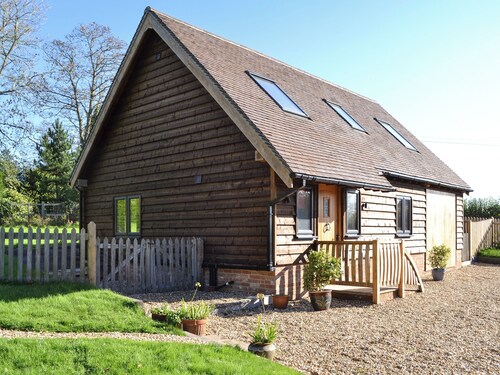 3 makuuhuoneen majoitusta Ninfieldissä, Battle lähellä