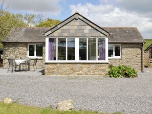 Outdoor dining - 1 bedroom accommodation in Ugborough, near Ivybridge (Ugborough, near Ivybridge)