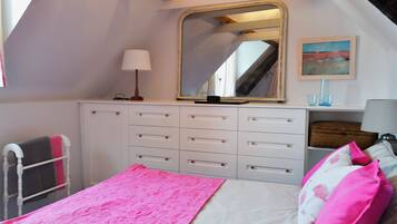 2 bedrooms, free WiFi, bed sheets