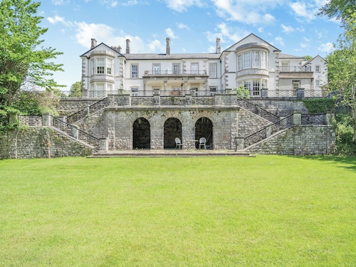 Apartment 14, Hazelwood Hall