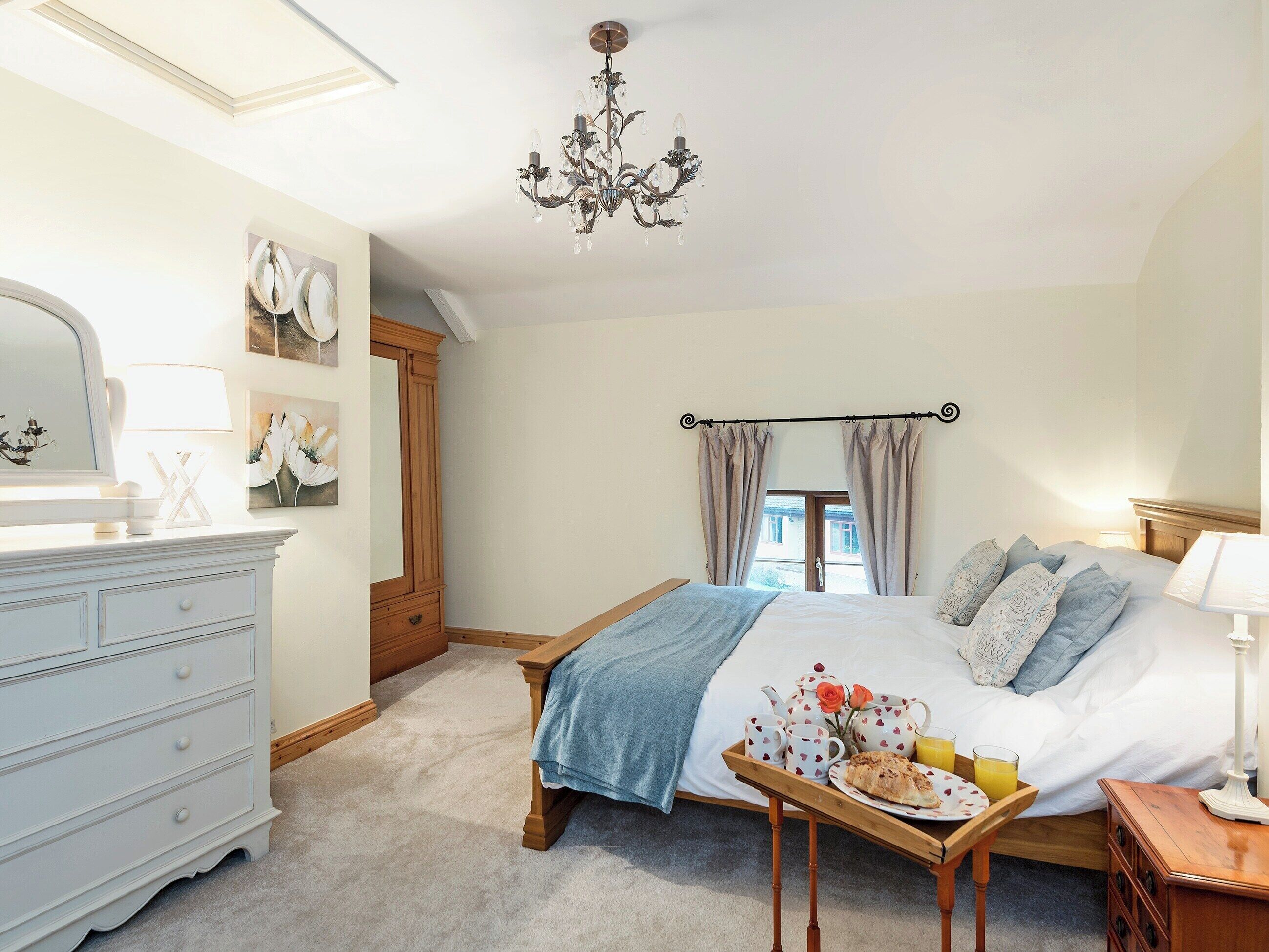 2 bedrooms, WiFi (free), bed sheets
