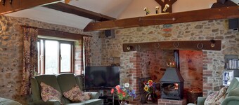 STABLE COTTAGE - W40643