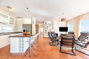Dining - Casa Pamela, 2-in-1 villa with 2 private swimming pools (Benalmádena)