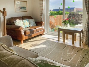 Living area - 2 bedroom accommodation in Beadnell (Beadnell)