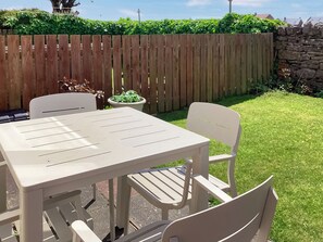Outdoor dining - 2 bedroom accommodation in Beadnell (Beadnell)