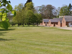 Property grounds - 1 bedroom accommodation in Binbrook, near Market Rasen (Binbrook, near Market Rasen)