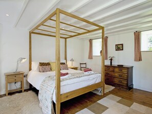 4 bedrooms, free WiFi, bed sheets