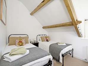 4 quartos, Wi-Fi de cortesia, roupa de cama