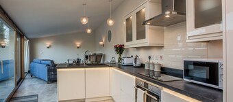 Woodcrest Barn Cottage - UKC1065