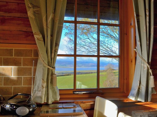 2 bedroom accommodation in Askam-in-Furness, near Ulverston