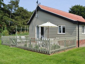 Exterior - 2 bedroom accommodation in Roughton, near Cromer (Roughton, near Cromer)