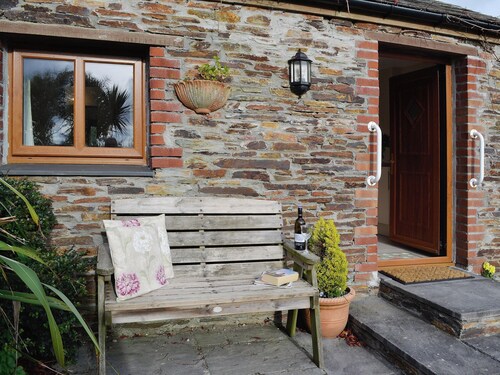 A well-appointed, single storey cottage, close to the pretty village of St.