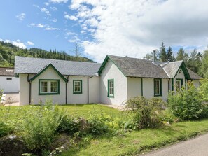 Exterior - 4 bedroom accommodation in Invertrossachs, near Callander (Invertrossachs, near Callander)