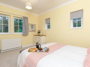 Spacious, comfortable double bedroom | Grace&rsquo;s Cottage - Invertrossachs Estate Cottages, Invertrossachs, near Callander - 4 bedroom accommodation in Invertrossachs, near Callander (Invertrossachs, near Callander)