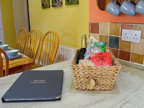 Dining - 4 bedroom accommodation in Invertrossachs, near Callander (Invertrossachs, near Callander)